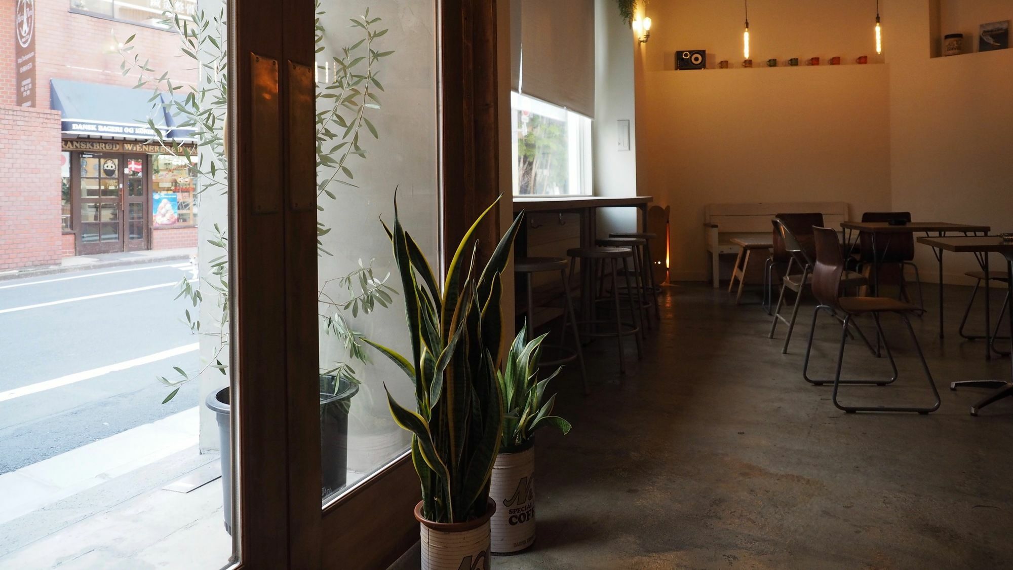 Almond Hostel & Cafe Shibuya Tokyo Exterior photo